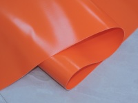 Bâche en toile PVC robuste, imperméable et résistante aux intempéries pour la protection des structures en acier