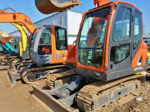 Excavadora de orugas DOOSAN usada en Venta caliente con certificación EPA y CE con martillo y cubo en stock - Product Image 3