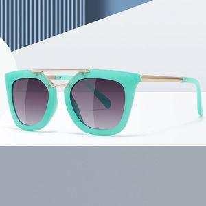 Gafas de sol polarizadas para niños UV400 con montura de PC, protección solar unisex, estilo para viajes de pesca en la playa K112 - Product Image 5