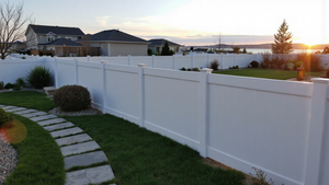 Fentech 6x8 발 흰색 플라스틱 PVC 비닐 전체 개인 정보 보호 울타리 패널 후 자외선 방지 3D 모델링 가능 - Product Image 2