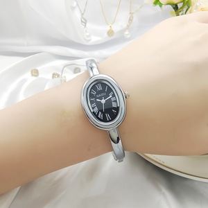 Nuovi Orologi Ovali Eleganti per Donne e Ragazze 2025, Semplici in Argento e Oro, Carini al Quarzo, Minimalisti ed Eleganti - Product Image 4