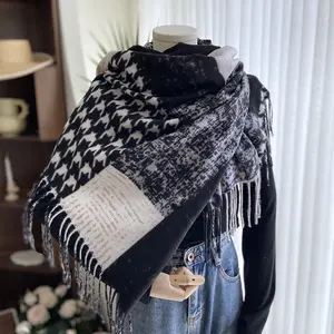High quality customized flannel check acrylic cashmere black and white knitted classical plaid lattice scarf shawls