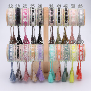 Pulsera de regalo unisex tejida a mano con borlas, cristales de diamantes de imitación y letras bordadas, con número y nombre cristiano, ideal para fans. - Product Image 2