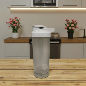 Bouteille de sport 700 ml avec poignée, gobelet mélangeur pour protéines en poudre, avec boule agitatrice - Product Image 5