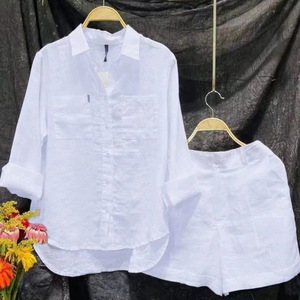 Ensemble chemise et jupe décontractés blancs pour femmes, couleur unie, tailles S, M, L, XL, XXL, pour la mode printemps-été - Product Image 1