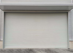 Stores pare-soleil coupe-vent personnalisés <span class=keywords><strong>Porte</strong></span> extérieure à volet roulant en aluminium <span class=keywords><strong>Porte</strong></span> <span class=keywords><strong>de</strong></span> <span class=keywords><strong>garage</strong></span> motorisée à volet roulant - Product Image 5