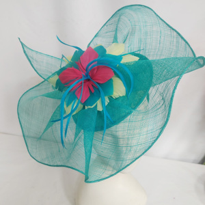Fascinator élégant et tendance avec plumes pour <span class=keywords><strong>femme</strong></span>, idéal pour mariage, église, thé ou derby, en sinamay, ornement capillaire - Product Image 1
