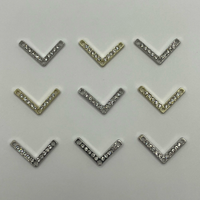 Vente en gros de maillons en forme de V plaqués de strass, connecteurs métalliques en cristal personnalisés pour les gants, les chaussures, les accessoires de maroquinerie