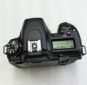 กล้อง Nikon D7500 มือสอง ความละเอียด 20.9MP บันทึกวิดีโอ 4K เหมาะสำหรับการเดินทางและถ่ายภาพกลางแจ้ง กล้อง DSLR - Product Image 2