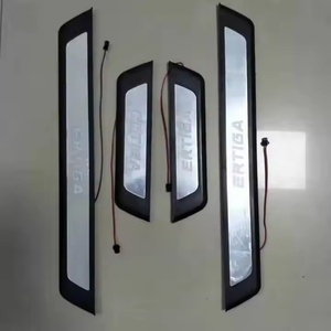 Protector de Umbral de Puerta de Coche 5D de Alta Calidad Marca KQD con LED para SUZUKI Ertiga 2018 en Adelante, Precio al por Mayor - Product Image 2