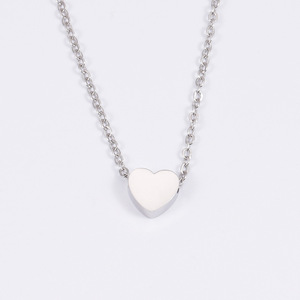 قلادات هدايا شخصية عصرية الأكثر مبيعًا للأزواج والأصدقاء، قلادة على شكل قلب من الفولاذ المقاوم للصدأ بتشطيب مرآة - Product Image 5