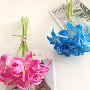 Petite <span class=keywords><strong>fleur</strong></span> artificielle <span class=keywords><strong>blanche</strong></span> d'<span class=keywords><strong>arum</strong></span> calla, idéale pour les tenues de mariage, la décoration intérieure et les produits de commerce extérieur. - Product Image 3