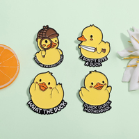Broches de Esmalte con Forma de Pato Amarillo de Dibujos Animados al por Mayor, Broche Creativo de Pato Vaquero, Insignia de Solapa, Joyería, Regalos para Amantes de los Animales