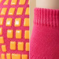 Chaussettes antidérapantes personnalisées pour enfants, OEM, avec semelle en silicone à pois, en coton côtelé, chaussettes courtes pour enfants, chaussettes antidérapantes pour terrain de jeux