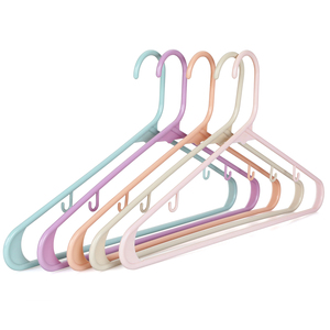 Bán buôn giá thấp giá rẻ quần áo nhựa móc màu đen PP móc áo nhựa cho áo - Product Image 4