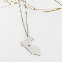 Collier de carte de pays du Pérou avec un design de coeur évidé Collier de mode du Pérou Colares