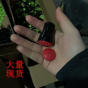Cutekpro Brosse magnétique pour bouteille, outil de nettoyage en silicone pour verre à vin, paroi intérieure, 5,5*3, plastique noir et rouge - Product Image 2