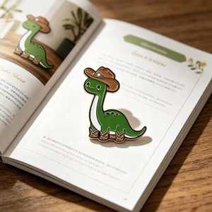 Épinglette en émail dinosaure cowboy mignon, broche amusante dinosaure <span class=keywords><strong>western</strong></span>, cadeau animal kawaii pour sacs à dos - Product Image 2
