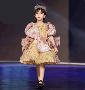 Vestido de tutú corto con lentejuelas y volantes para niñas, ideal para cumpleaños, fotografía, desfiles o actuaciones individuales, color dorado. - Product Image 2