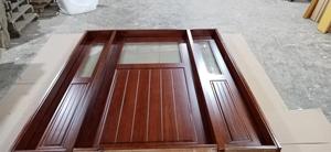 Jolie <span class=keywords><strong>porte</strong></span> en bois pour la maison, entrée principale avant extérieure Design à noyau solide Portes en bois pivotantes modernes Portes en bois <span class=keywords><strong>Prix</strong></span> - Product Image 4