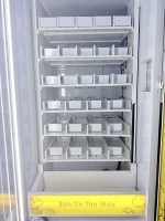 Akıllı Ticari Otomat 21.5" Dokunmatik Panel Konveyörlü Kaldırma Sistemi 300-600 Kapasiteli Soğutmalı Wi-Fi ile Çeşitli Ürünler İçin