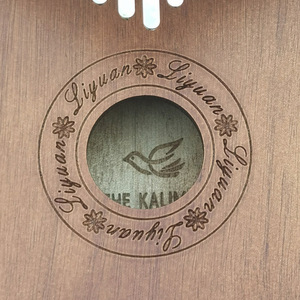Kalimba de Madera Mini de 17 Teclas al por Mayor, Piano de Pulgar, Instrumento Musical de Percusión Orff, Kalimba para Niños, para Tocar y Presentar - Product Image 6
