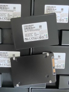 HORNG SHING Disque SSD utilisé MZ7L31T9HBNA-00B7C PM897 2.5 1.92T B7C SATA 6Gbps SSD - Product Image 3