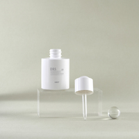 Bouteille compte-gouttes PET Matériau d'emballage de haute qualité Presse rotative Bouteille compte-gouttes Huile d'essence Bouteille goutte de haute qualité de 30ml