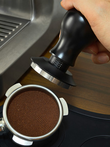 แทมเปอร์กาแฟปรับแรงกดได้ ฐานแบบริ้ว ปรับระดับได้ แรงกดคงที่ พร้อมสปริงปรับแรงกด อุปกรณ์บาริสต้า ขนาด 51 มม. - Product Image 6