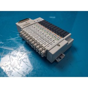 Vanne solénoïde miniature SMC SO1A31N-5-C4 utilisée comme pièce détachée pour équipement semi-conducteur d'occasion - Product Image 1