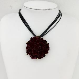 Collar de moda con dije de resina de flor roja, cadena para suéter, cuentas rojas, cabeza de toro, chapado en oro, gargantilla, joyería al por mayor - Product Image 4