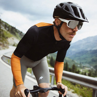 Casque de sécurité léger et réglable pour vélo, trottinette électrique et patinage, avec lumière LED arrière intégrée à la batterie, compatible OEM/ODM