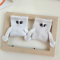 Chaussettes amusantes en coton pour couple avec aimant, motif 3D de couple se tenant la main