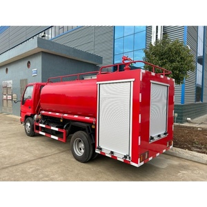 Camión de Bomberos ISUZU 4*2 con Volante a la Izquierda/Derecha, Motor Diésel, Transmisión Manual, Equipado con Tanque de Agua de 5000 Litros - Product Image 1