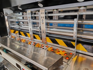 Máquina de Impresión Flexográfica y Troquelado Totalmente Automática, Nueva, para la Impresión y Fabricación de Cajas de Pizza de Alta Calidad - Product Image 2