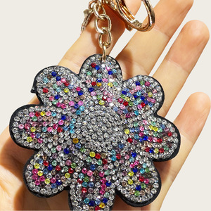 Porte-clés Fleur Scintillante en Cristal, Pendentif Floral Multicolore en Strass pour Sac, Accessoire de Mode Bling pour Clé de Voiture - Product Image 4