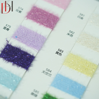 Speziell gefärbtes, handgestricktes, ausgefallenes, doppelt gedrehtes Garn im Nerz-Stil mit 1,3 cm großen Pailletten, 85% Nylon, 13% Polyester, 2% Pailletten-Mischung