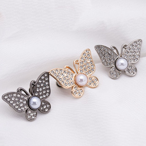 Broche de Mariposa de Perlas <span class=keywords><strong>con</strong></span> Baño Metálico, Cinturón Ajustable de Aleación y Botones Desmontables, Tamaño Ajustable para la Circunferencia de la Cintura - Product Image 1