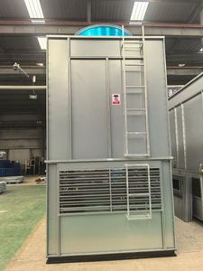 La Torre de Refrigeración Industrial de Agua Adopta una Estructura Metálica con un Motor y Bomba de Agua Equipadas con un Condensador Evaporativo - Product Image 1