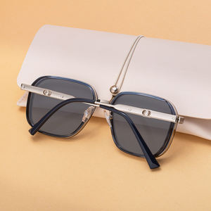 Occhiali da <span class=keywords><strong>Sole</strong></span> KAJILA all'Ingrosso, Design Personalizzato con Logo, Montatura Quadrata in Metallo, Lenti Fotocromatiche Anti Luce Blu UV400 per Uomo - Product Image 4