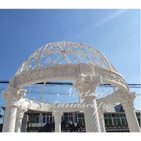 Décoration de jardin moderne Gazebos d'extérieur en pierre naturelle, marbre sculpté à la main, Gazebo de luxe avec toit en métal Statue Sculpture