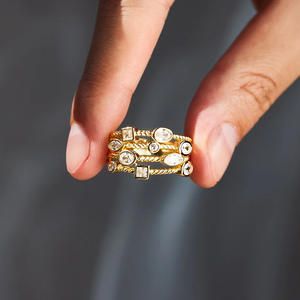 Anelli Geometrici da Donna T0723 con Zirconia Cubica Ovale Incastonata, Gioielli di Moda per Fidanzamento - Product Image 4