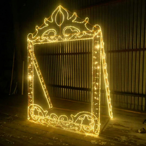 Luces de marco de fotos navideñas IP65 impermeables de metal para interiores/exteriores, centros comerciales, puntos de fotos interactivos para días festivos - Product Image 1
