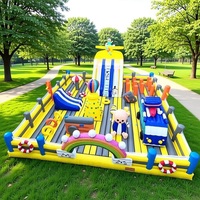 Parc d'attractions gonflable commercial géant pour enfants et adultes, avec château gonflable, toboggan et parcours d'obstacles