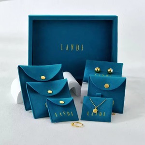 Pochettes à bijoux personnalisées en velours avec logo, bouton-pression métallique, pour présentation de bijoux, sacs d'emballage imprimés sur mesure pour colliers - Product Image 1