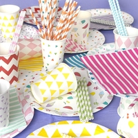 Vente chaude Divers Thème Série Assiettes À Dîner Jetables Biodégradables Assiette En Papier Vaisselle Ensemble Décorations De Fête Stock Vente