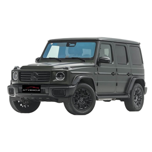 <span class=keywords><strong>Mercedes</strong></span>-Benz <span class=keywords><strong>Classe</strong></span> <span class=keywords><strong>G</strong></span> Système à <span class=keywords><strong>quatre</strong></span> roues motrices SUV 5 portes 5 places de taille moyenne et grande - Product Image 1