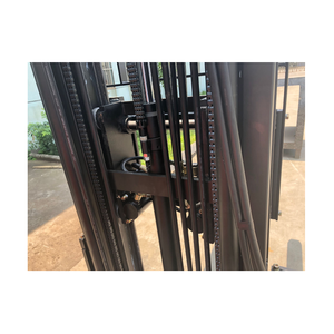 NINGBO EVERLIFT 1,5 T Camión de alcance eléctrico Apilador certificado CE 6m Altura de elevación Almacén Pasillo estrecho Manejo de materiales - Product Image 2