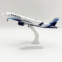 Modèle d'avion en métal moulé sous pression IndiGo Airbus A320neo à l'échelle 1/200 de 18 cm avec train d'atterrissage