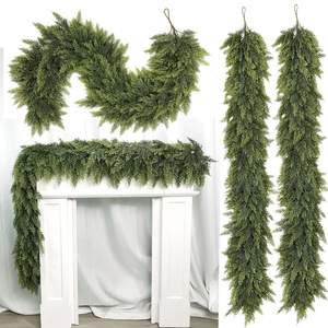 Guirlande artificielle en cèdre de 183 cm (6 pieds) et 273 cm (9 pieds) à suspendre au mur, décoration de Noël, longues guirlandes pour cheminée ou entrée - Product Image 1